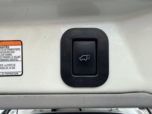 Used 2015 Toyota Sienna XLE Premium FWD image 24