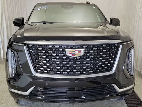 Certified 2025 Cadillac Escalade Premium Luxury w/ Touring Package image 4