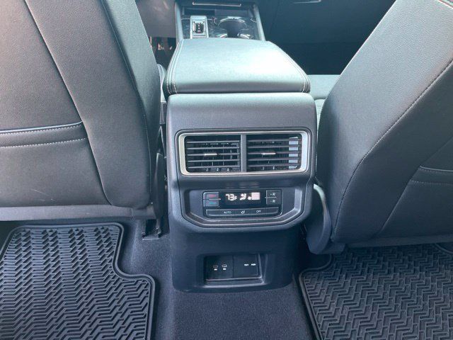 Used 2025 Volkswagen Atlas SE FWD image 16