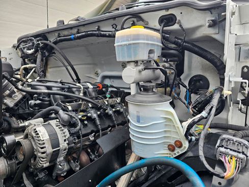 Used 2023 Ford F650 2WD Regular Cab Super Duty image 18