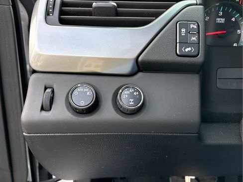 Used 2016 Chevrolet Tahoe LT image 18