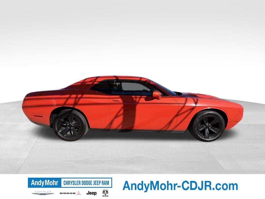 Used 2016 Dodge Challenger SXT RWD image 8
