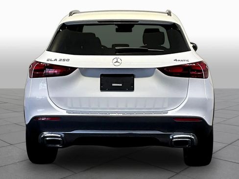 Used 2026 Mercedes-Benz GLA 250 4MATIC image 5