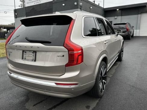 Used 2023 Volvo XC90 B6 Plus AWD/4WD image 4