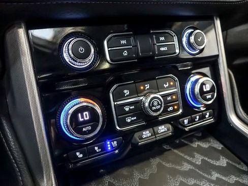 Certified 2023 GMC Yukon Denali AWD/4WD image 27