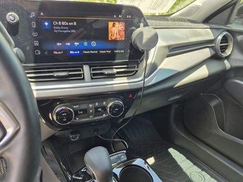 Used 2025 Chevrolet Trax ACTIV w/ Driver Confidence Package FWD image 11