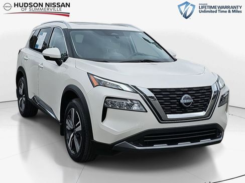 Used 2023 Nissan Rogue SL image 1