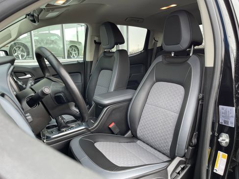 Used 2022 Chevrolet Colorado Z71 w/ Safety Package image 16