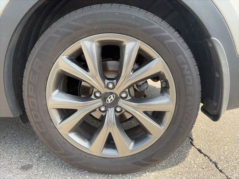 Used 2018 Hyundai Santa Fe Sport w/ 2.0T Ultimate Tech Package 05 AWD/4WD image 3