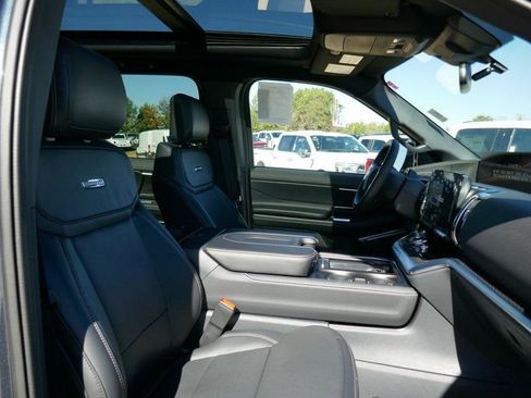 New 2025 Ford Expedition Platinum w/ Stealth Appearance Package image 9