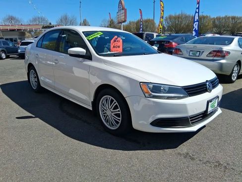 Used 2014 Volkswagen Jetta SE FWD image 1