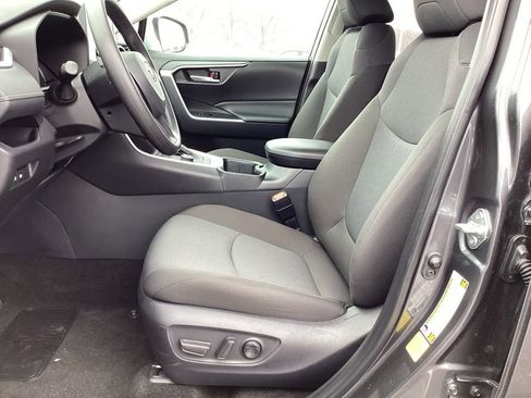 Used 2025 Toyota RAV4 XLE image 13