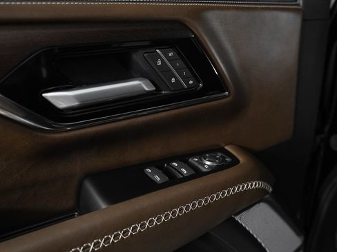 Used 2026 GMC Yukon XL Denali Ultimate AWD/4WD image 13