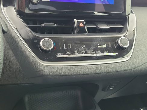 Used 2024 Toyota Corolla LE FWD image 27