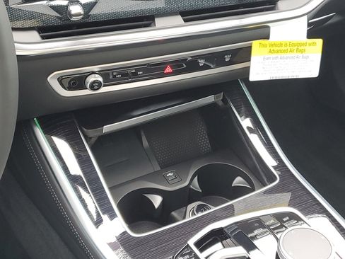 New 2026 BMW X5 xDrive40i w/ M Sport Package AWD/4WD image 18