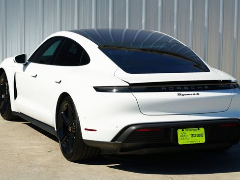 Used 2020 Porsche Taycan 4S w/ Premium Package image 55