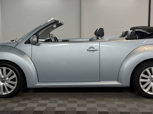 Used 2009 Volkswagen Beetle Convertible FWD image 6