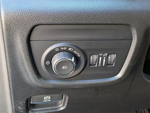 Certified 2023 Jeep Grand Cherokee Limited w/ Black Appearance Package image 13