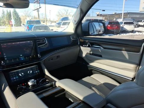 Used 2022 Jeep Grand Wagoneer Series I image 13