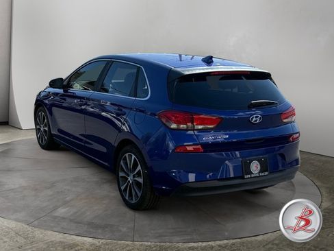 Used 2019 Hyundai Elantra GT FWD image 5