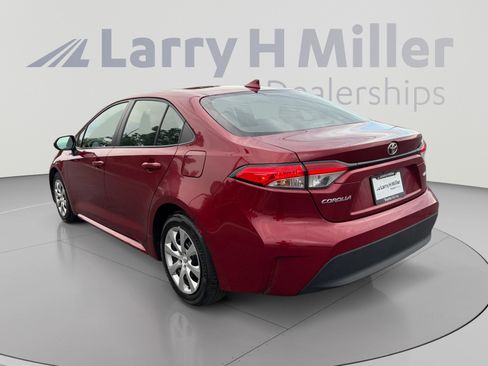 Certified 2025 Toyota Corolla LE FWD image 3