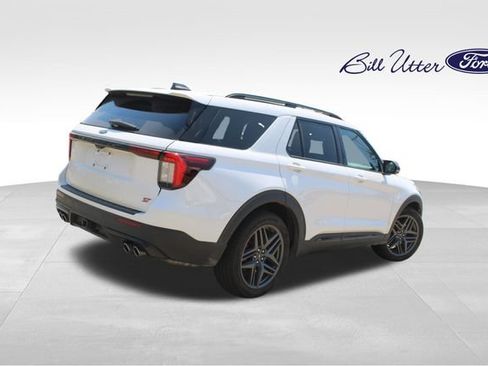 Used 2025 Ford Explorer ST AWD/4WD image 5