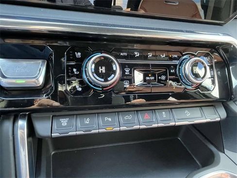 New 2026 GMC Sierra 2500 Denali Ultimate w/ LPO, Black Badging Package image 16