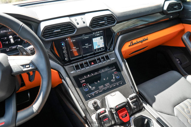 Used 2024 Lamborghini Urus S AWD/4WD image 26