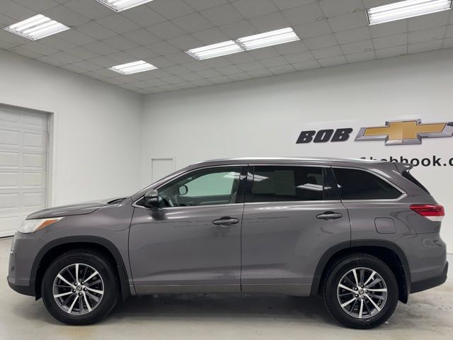Used 2018 Toyota Highlander XLE AWD/4WD image 8