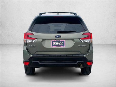 Used 2021 Subaru Forester Premium AWD/4WD image 4