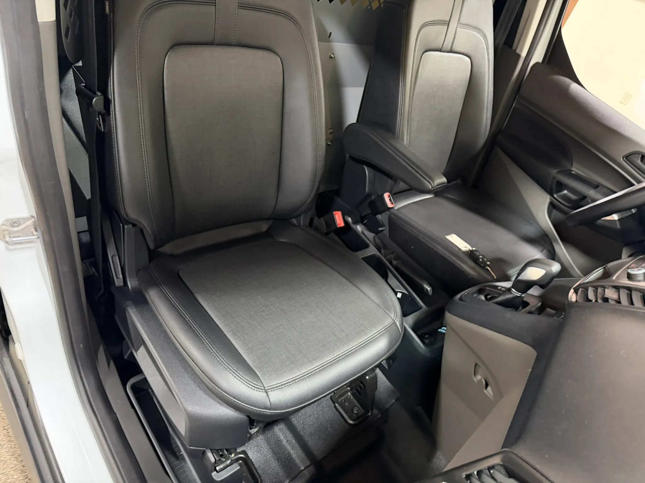 Used 2022 Ford Transit Connect XL FWD image 37