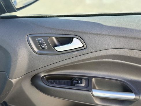 Used 2018 Ford Escape SE image 33