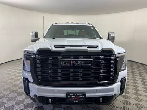 Used 2026 GMC Sierra 3500 Denali Ultimate AWD/4WD image 4