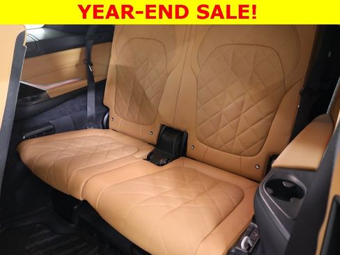 Used 2023 BMW X7 xDrive40i w/ Executive Package image 39