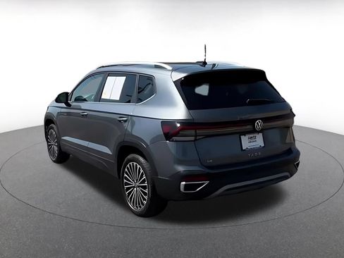 Used 2026 Volkswagen Taos SE FWD image 10