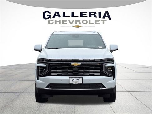 New 2026 Chevrolet Suburban High Country image 3