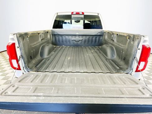 Used 2018 Chevrolet Silverado 1500 LTZ Z71 w/ LTZ Plus Package AWD/4WD image 32