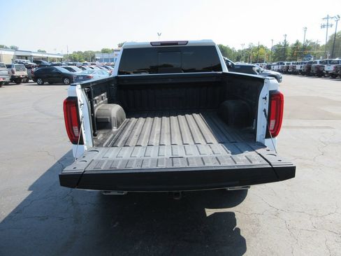 Used 2024 GMC Sierra 1500 AT4 w/ AT4 Premium Package AWD/4WD image 7