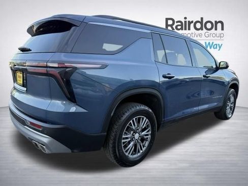Used 2025 Chevrolet Traverse LT AWD/4WD image 7