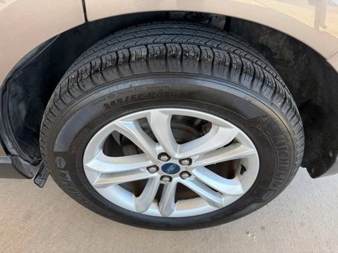 Used 2019 Ford Edge SEL w/ Equipment Group 201A FWD image 5