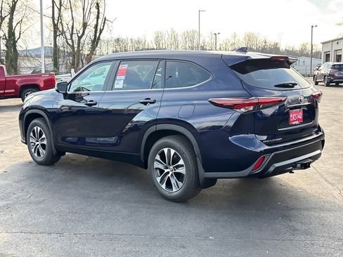 New 2026 Toyota Highlander XLE image 26