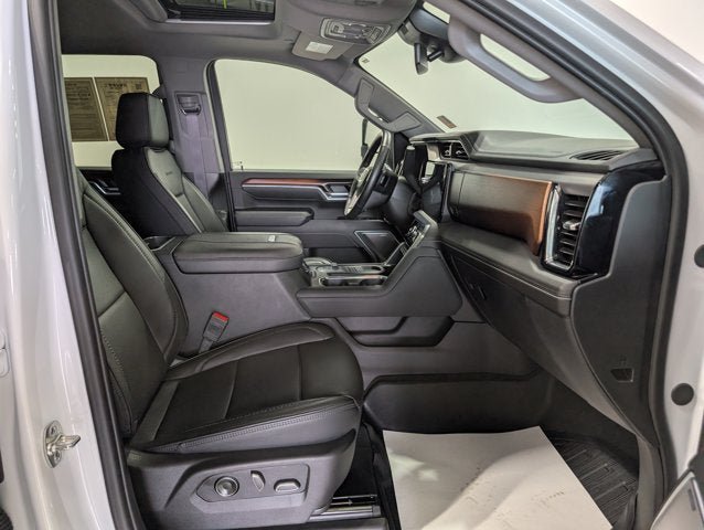 Used 2025 GMC Sierra 3500 Denali AWD/4WD image 21