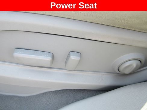 Certified 2017 Buick Enclave Leather FWD image 28