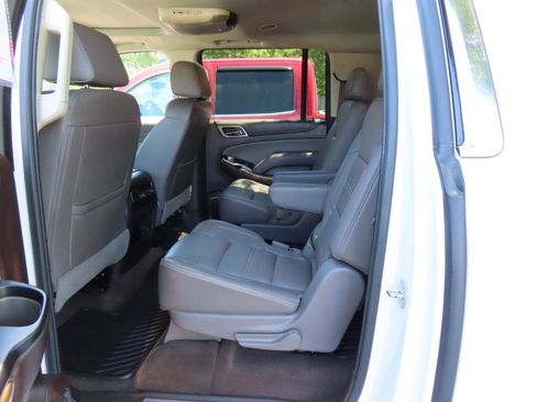 Used 2017 GMC Yukon XL Denali w/ Enhanced Security Package RWD image 17