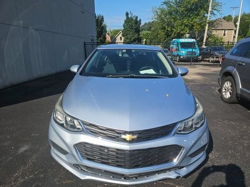 Used 2018 Chevrolet Cruze LS FWD image 7