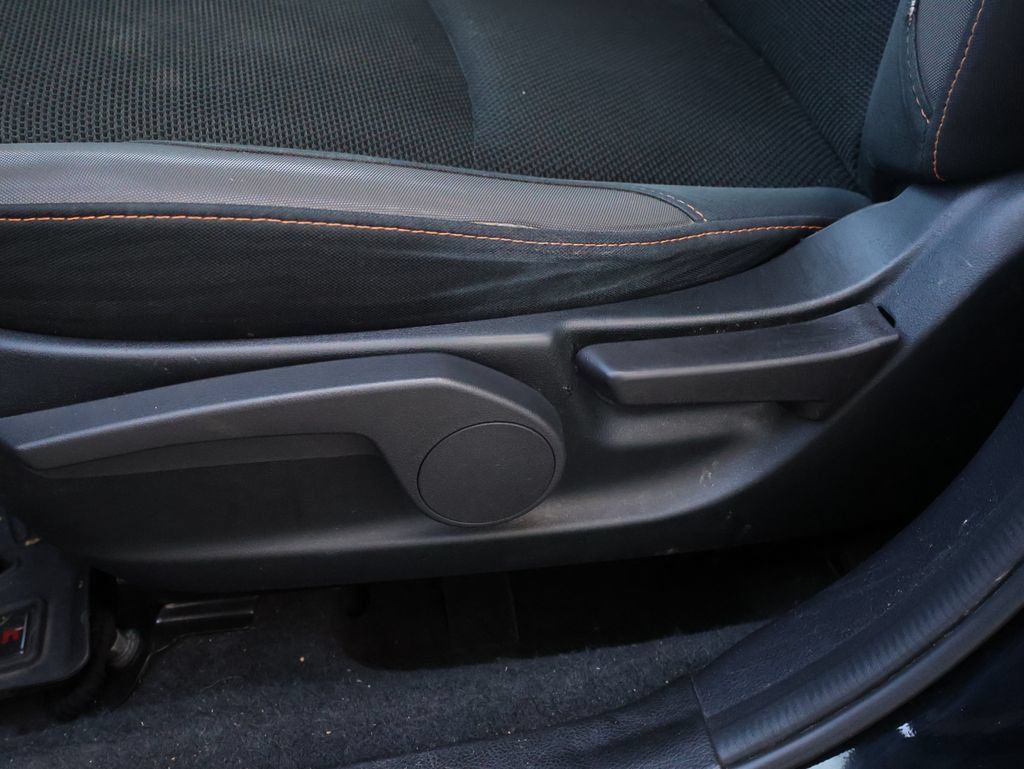 Used 2017 Subaru Crosstrek 2.0i Premium w/ Moonroof Package AWD/4WD image 40