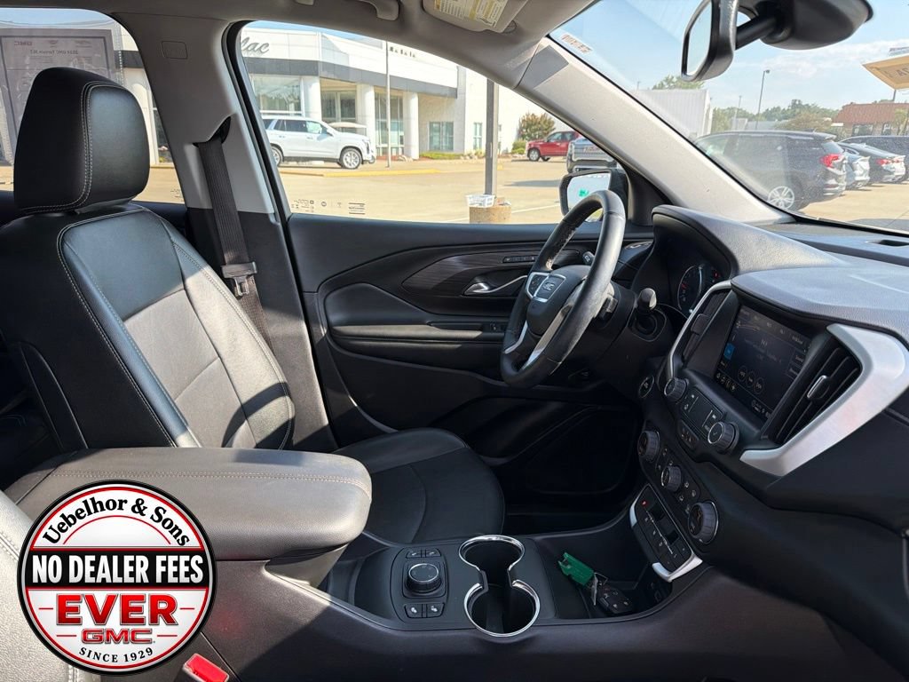 Used 2024 GMC Terrain SLT AWD/4WD image 2