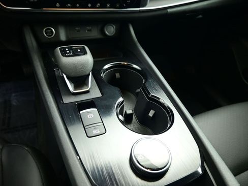 Used 2023 Nissan Rogue SV w/ SV Premium B Package image 21