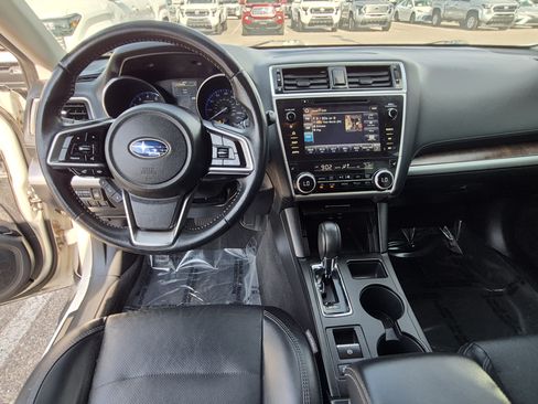Used 2018 Subaru Outback 2.5i Limited AWD/4WD image 19