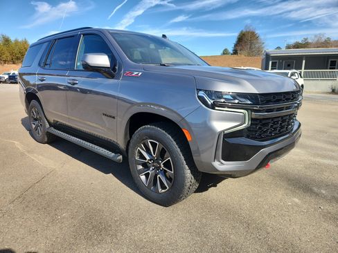Used 2021 Chevrolet Tahoe Z71 w/ Z71 Signature Package image 11